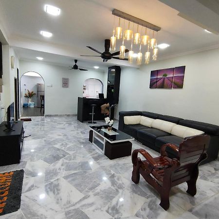 Three-Bedroom House At Tyara Homestay Sunway Petaling Jaya Exterior foto