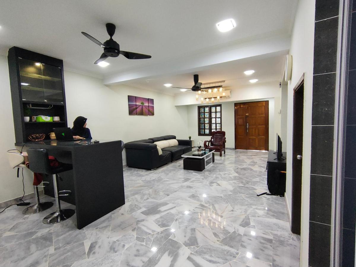 Three-Bedroom House At Tyara Homestay Sunway Petaling Jaya Exterior foto